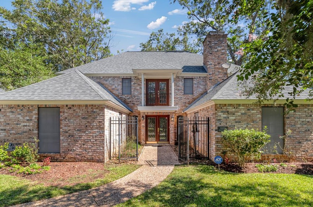 2265 River Valley Dr, West Columbia, TX 77486
