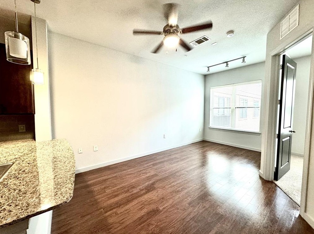 2525 Mccue Rd #536, Houston, TX 77056
