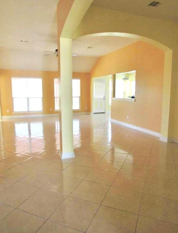 2611 Sockeye Dr, Houston TX  77045-2511 exterior