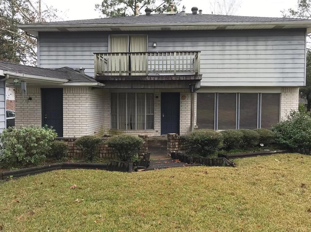 7610 Green Lawn Dr, Houston, TX 77088-5404
