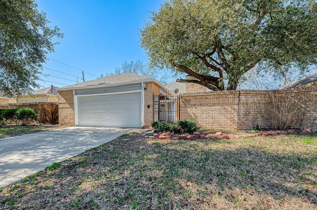 4130 Summit Valley Dr, Houston TX  77082-4147 exterior