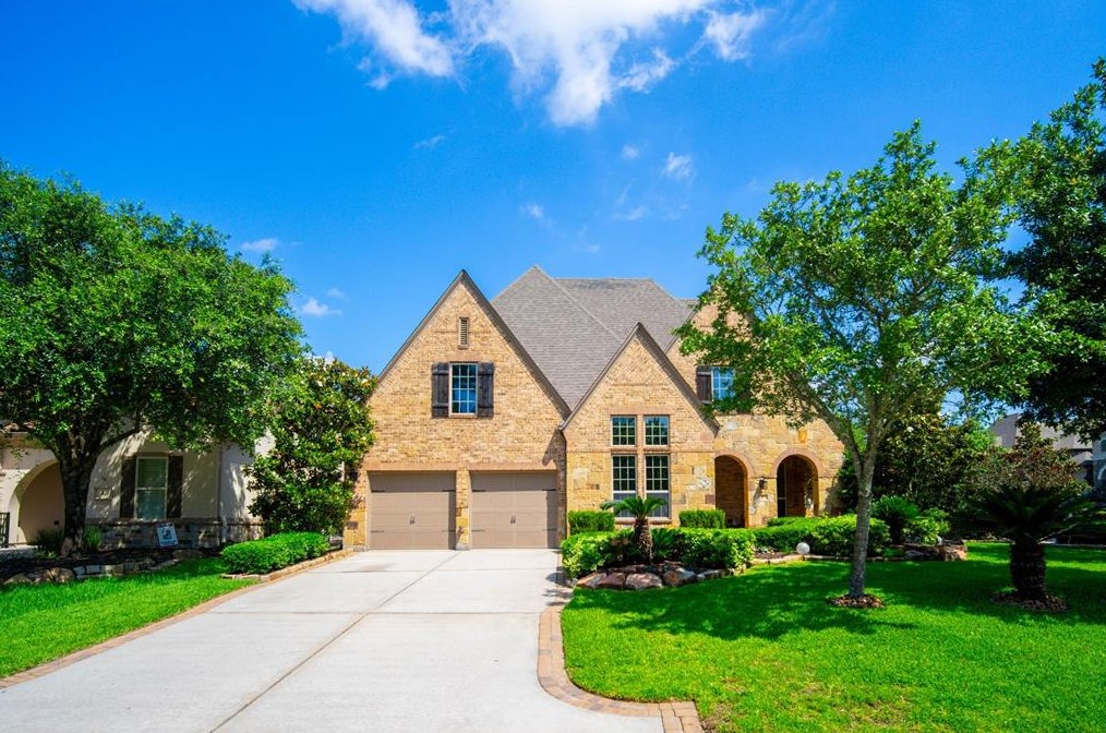 2 Shearling Ct, Spring, TX 77389-4989