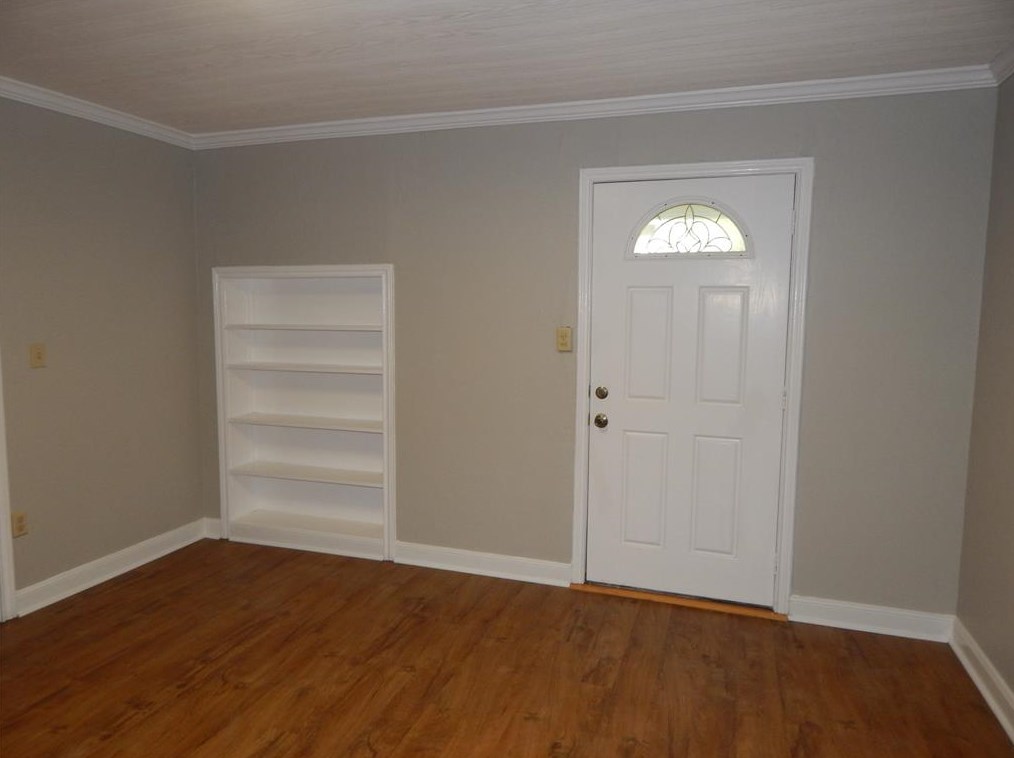 828 Main St, La Marque, TX 77568