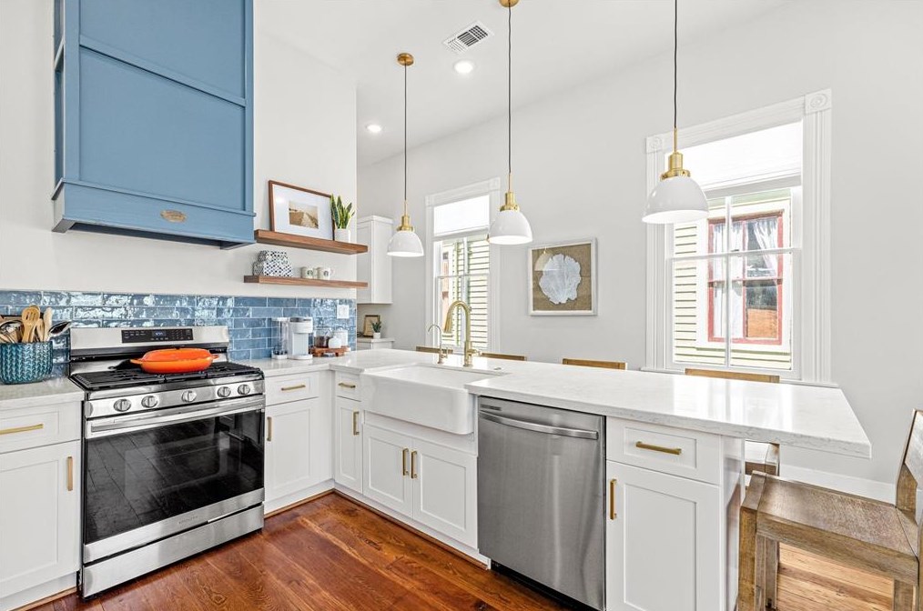 1517 33 St, Galveston TX 77550-6832 exterior