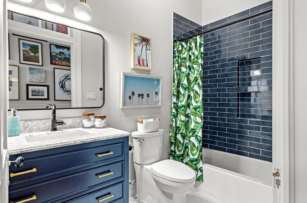 1517 33 St, Galveston TX 77550-6832 exterior