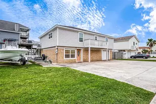 1407 Tiki Dr, Tiki Island, TX 77554 - Photo 4