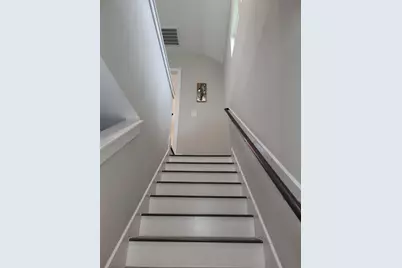 240 Julia Street #A, Houston, TX 77022 - Photo 6