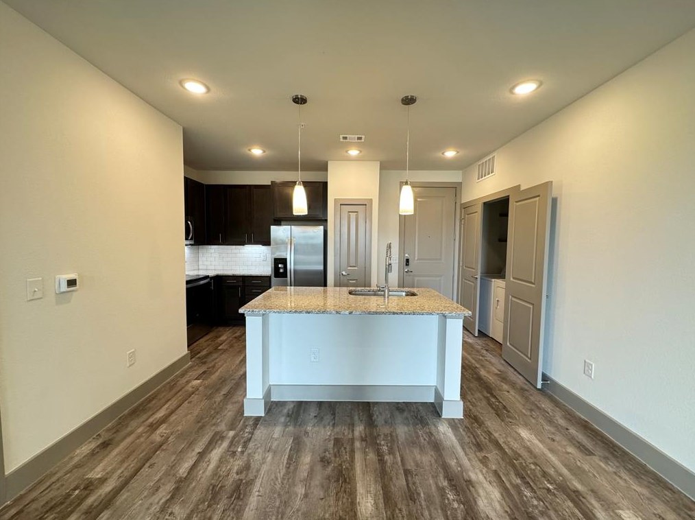20102 Cypress Rose Hill Rd #b1.1y, Tomball, TX 77377