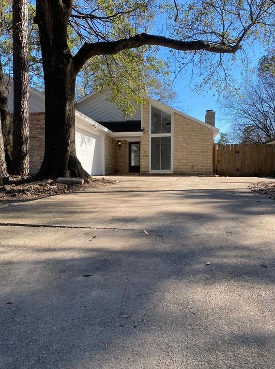 2622 Heatherknoll Dr, Spring TX  77373-7714 exterior