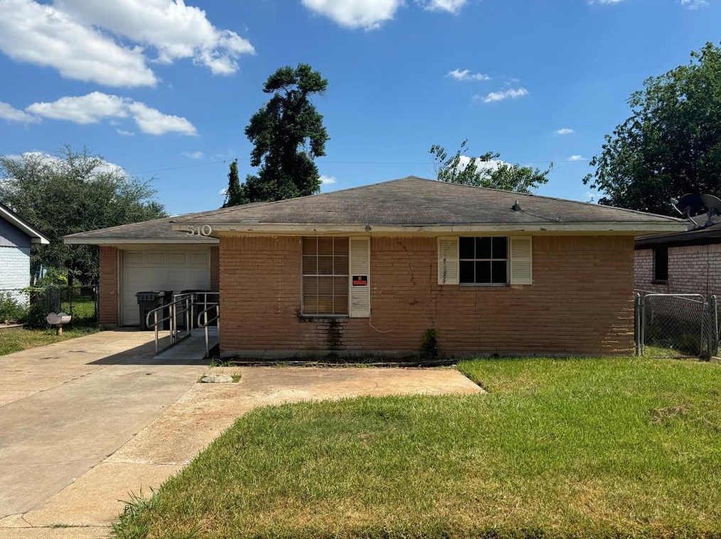 510 Ulrich St, Sugar Land, TX 77498