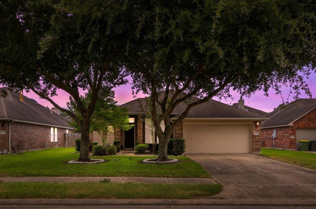 6807 Adella Ct, Pearland, TX 77584-3212