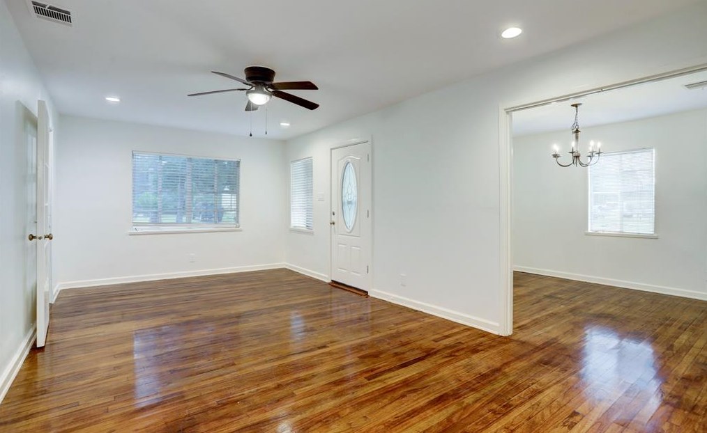 2271 Des Jardines St, Houston, TX 77023