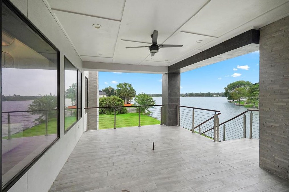 18658 Martinique Dr, Houston TX  77058-4217 exterior