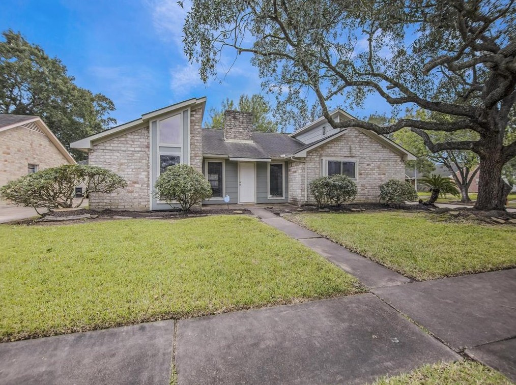 10702 Sagerock Dr, Houston, TX 77089