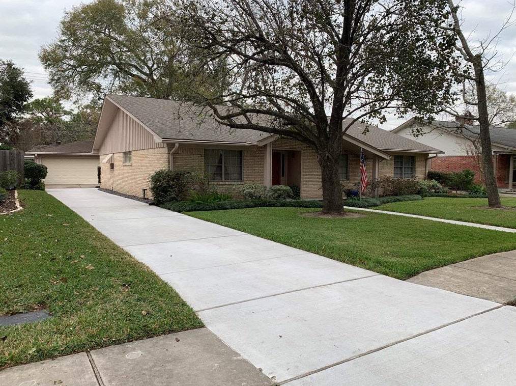 5510 Lymbar Dr, Houston, TX 77096-5022