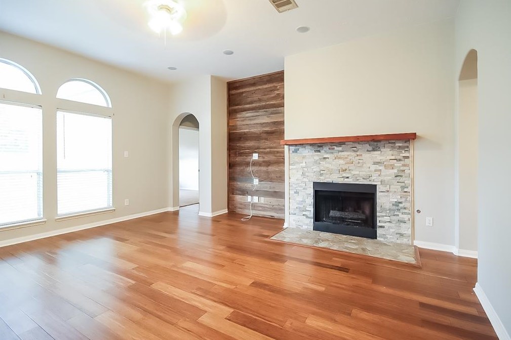 1118 Chase Park Dr, Bacliff, TX 77518