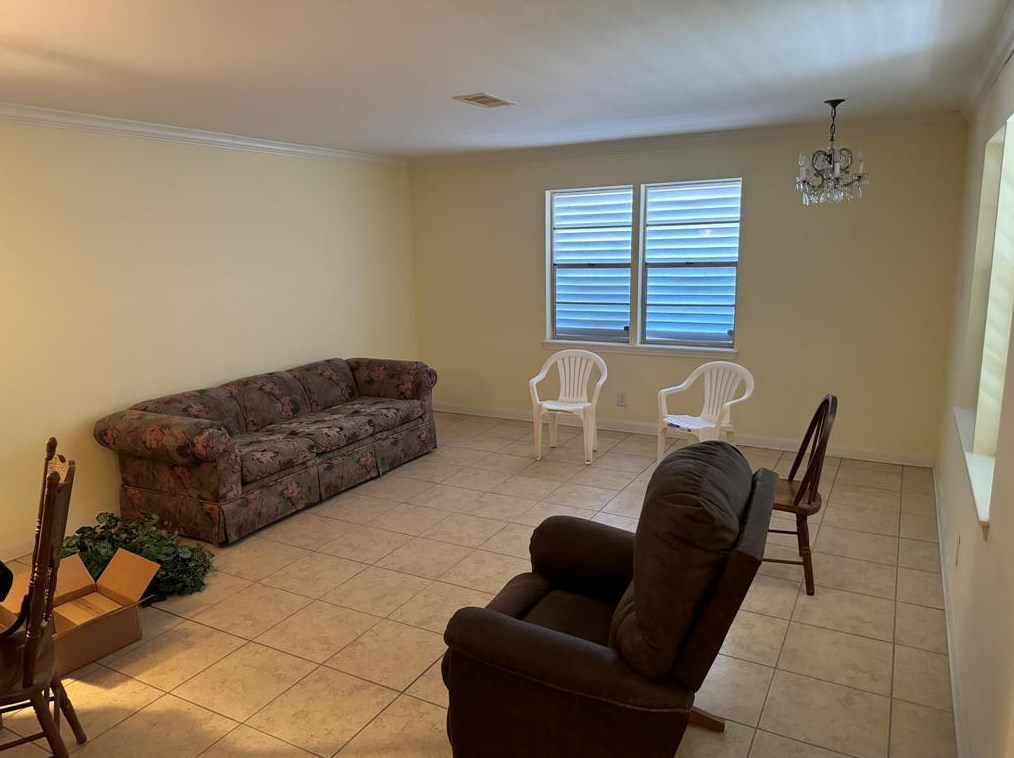 5510 Palm Cir, Galveston, TX 77551-5566