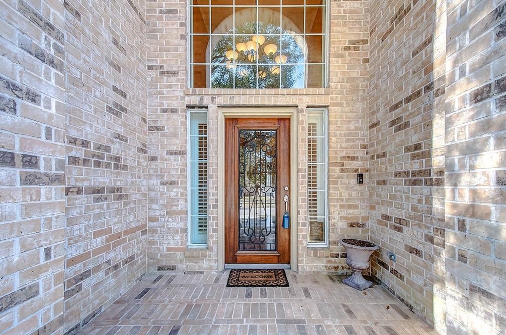 28311 Hollow Springs Ln, Spring, TX 77386-1843