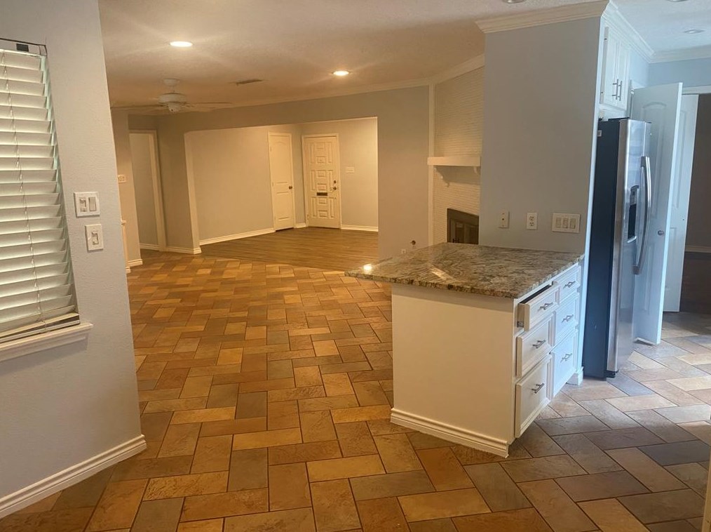 6022 Arboles Dr, Houston TX  77035-2304 exterior