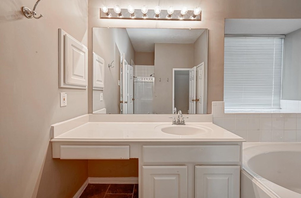 16119 Aberdeen Frst Dr, Houston TX  exterior