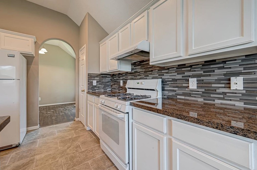 16119 Aberdeen Frst Dr, Houston TX  exterior