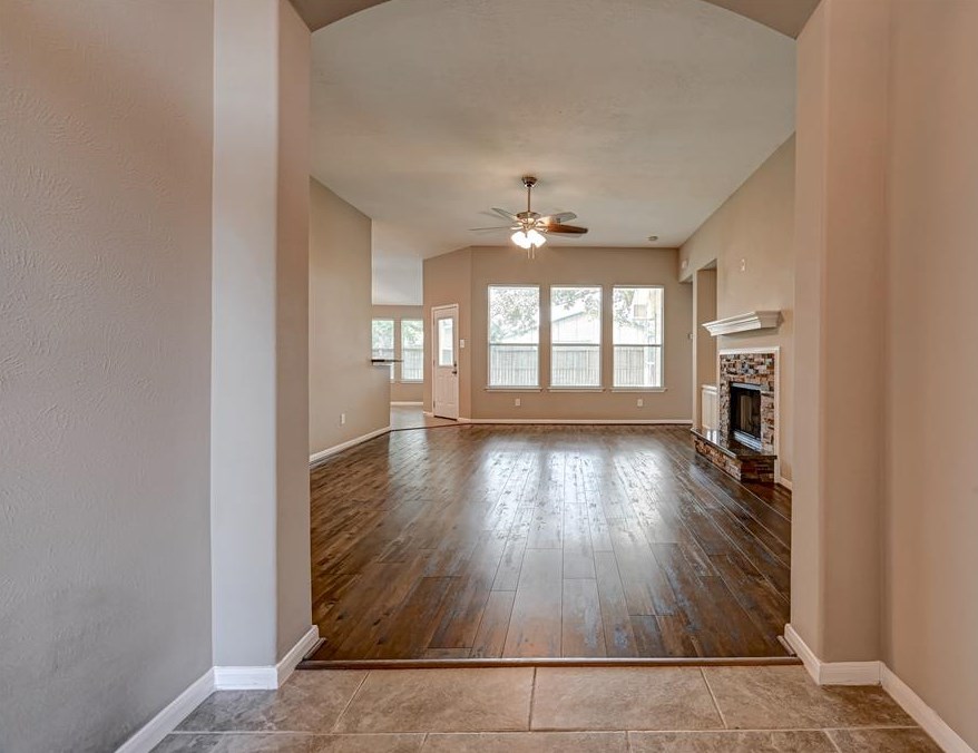 16119 Aberdeen Frst Dr, Houston TX  exterior