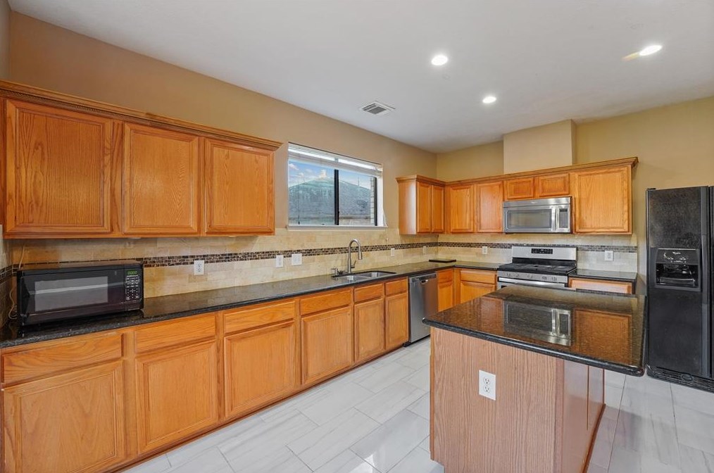 2703 Manorfield Ct, Sugar Land TX  77479-8844 exterior