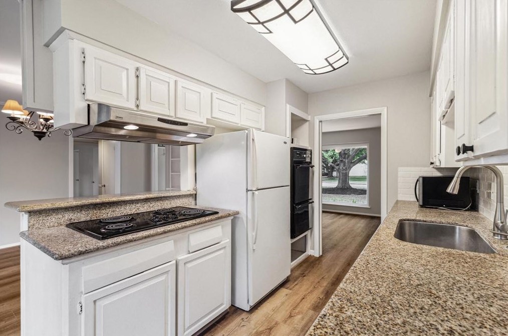 7218 Triola Ln, Houston TX  77074-4717 exterior