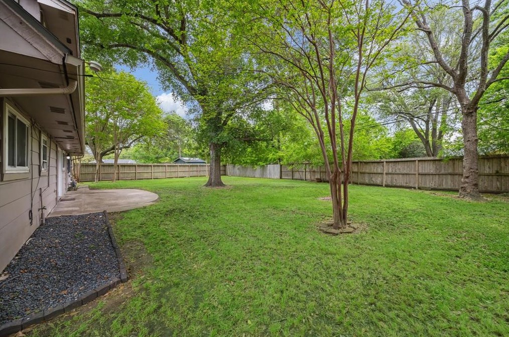 7218 Triola Ln, Houston TX  77074-4717 exterior