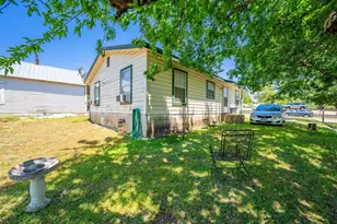 208 Francisco Lemos St, Kerrville, TX 78028 - Photo 20