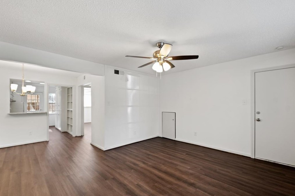 11647 Chimney Rock Rd, Houston, TX 77035