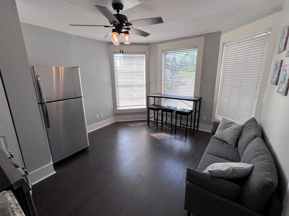 1012 Broadway St #1, Galveston, TX 77550