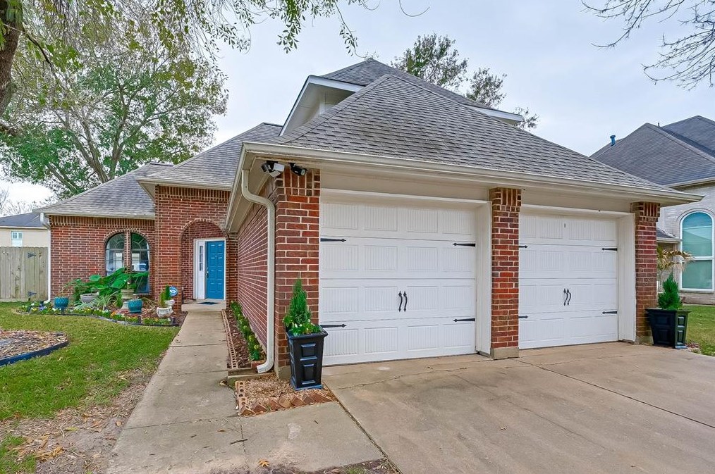 10131 Wayward Wind Ln, Houston, TX 77064-5448