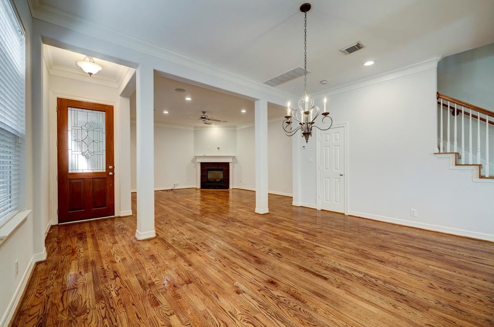 5325 Elm St, Houston TX  77081-4105 exterior