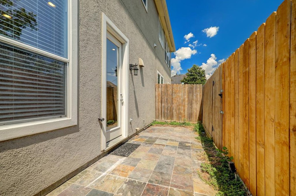 5325 Elm St, Houston TX  77081-3701 exterior