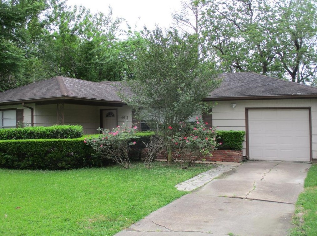 4611 Evergreen St, Bellaire, TX 77401