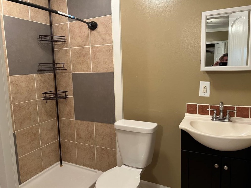 18140 Howards Way, Conroe TX  77306-8496 exterior