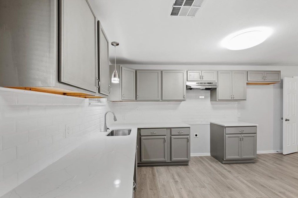 3171 Roe Dr, Houston TX  77087-2354 exterior