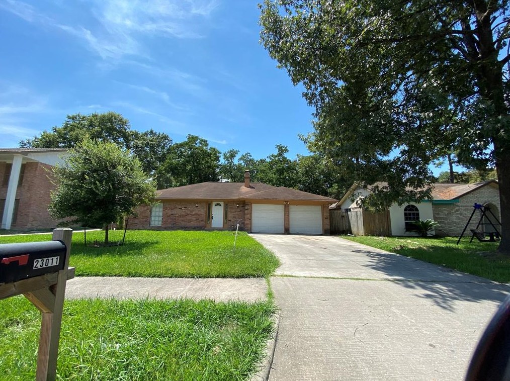 23011 Briarcreek Blvd, Spring TX  77373-6418 exterior