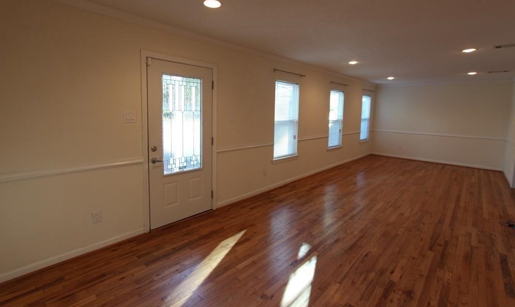 6534 Sivley St, Houston, TX 77055-5362
