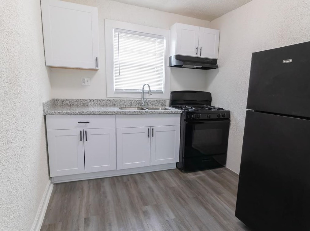 3315 Reeves St, Houston, TX 77004-3706