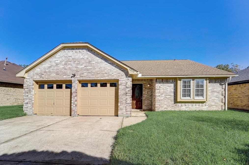 2806 Ashley St, La Marque, TX 77568-3864