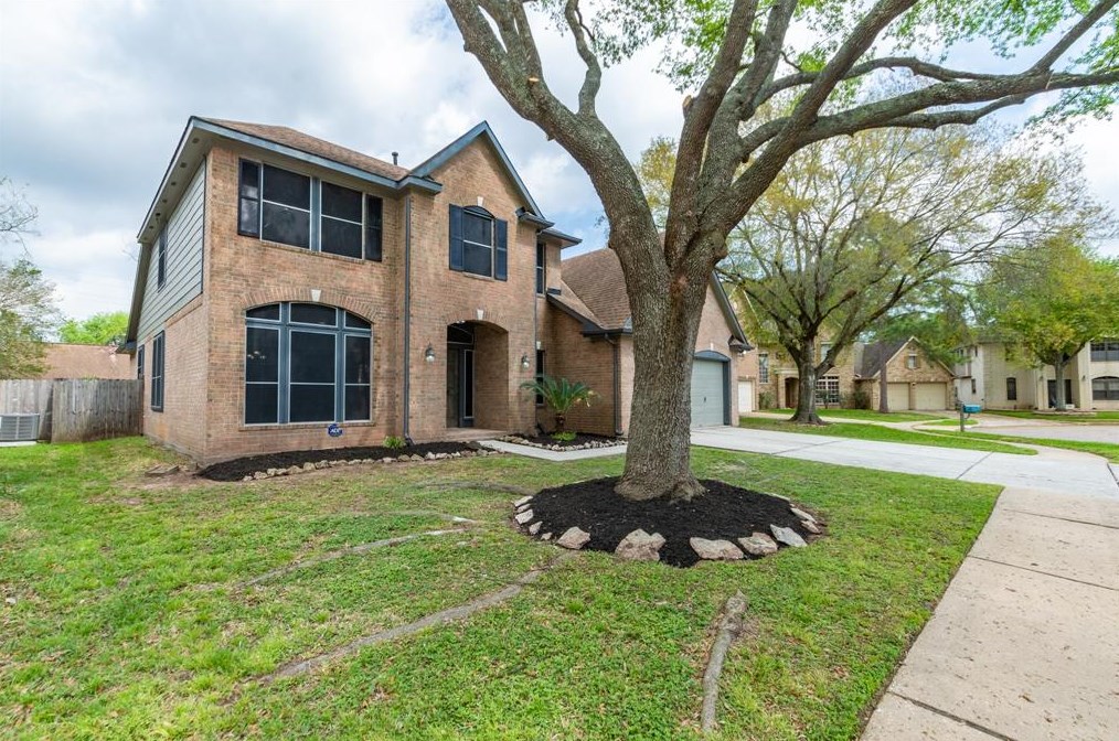 8819 Hedgestone Ct, Morgans Point, TX 77571