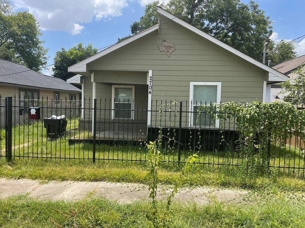 2704 Campbell St, Houston, TX 77026