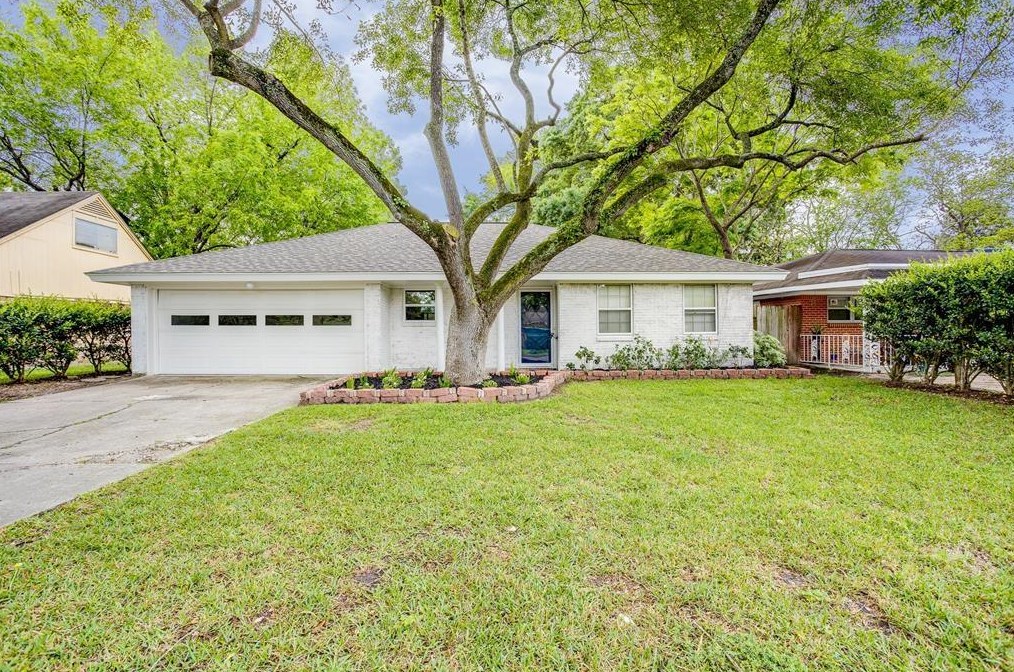 5607 43rd St, Houston, TX 77092-5004