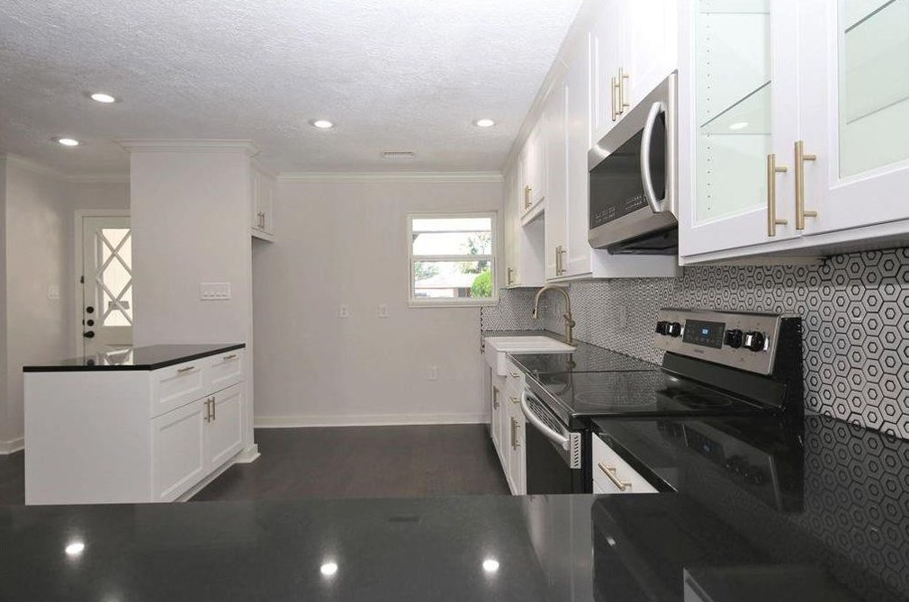 5607 43 St, Houston TX  77022-4634 exterior