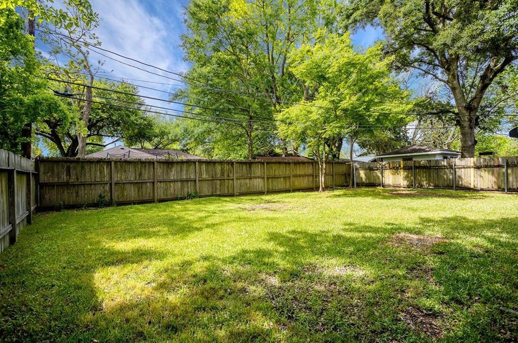 5607 43 St, Houston TX  77022-4634 exterior