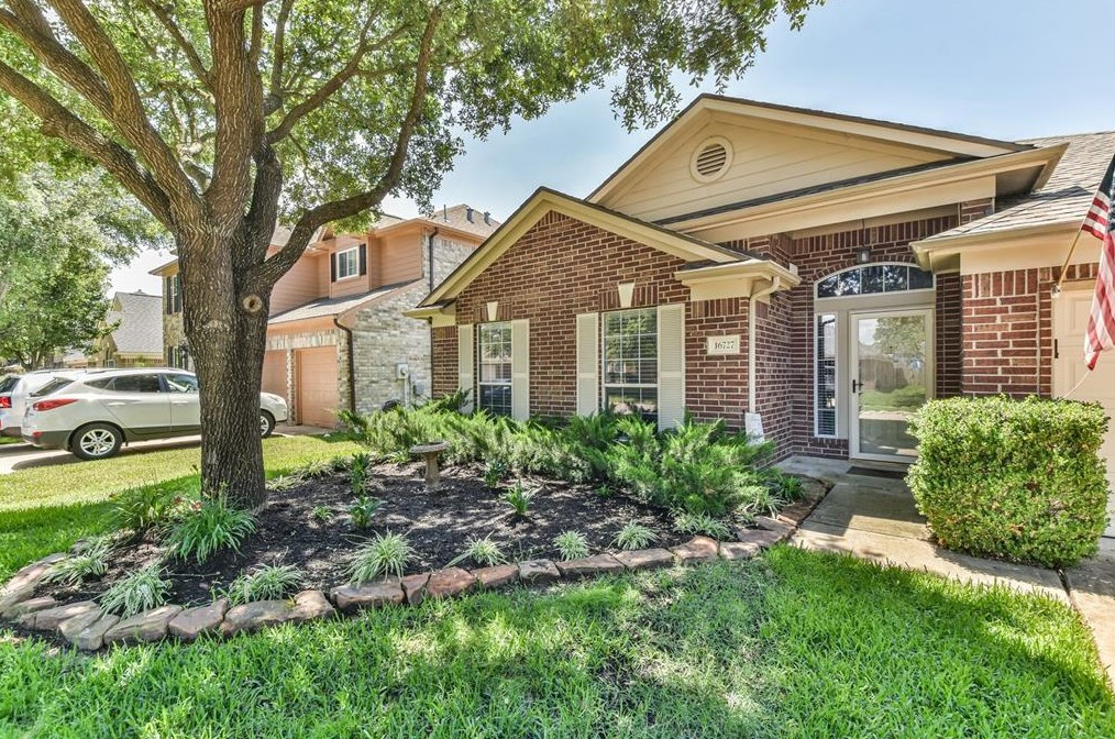 16727 Spring Barker Dr, Cypress TX  77429-6935 exterior