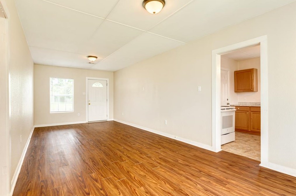 922 5th St, Jones Creek, TX 77541-5414