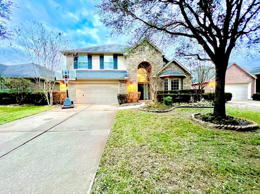 2614 Old River Ln, Richmond, TX 77406